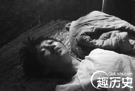 侵略中国的日本女兵下场惊人：死后竟被群众扒衣